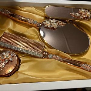Vanity brush set